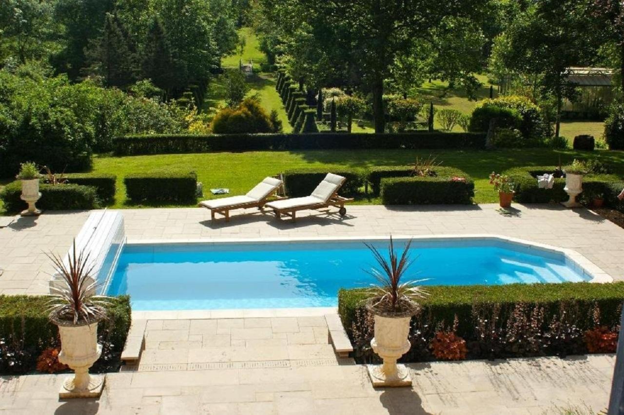 Le Charme Villa Mézilles Exterior foto