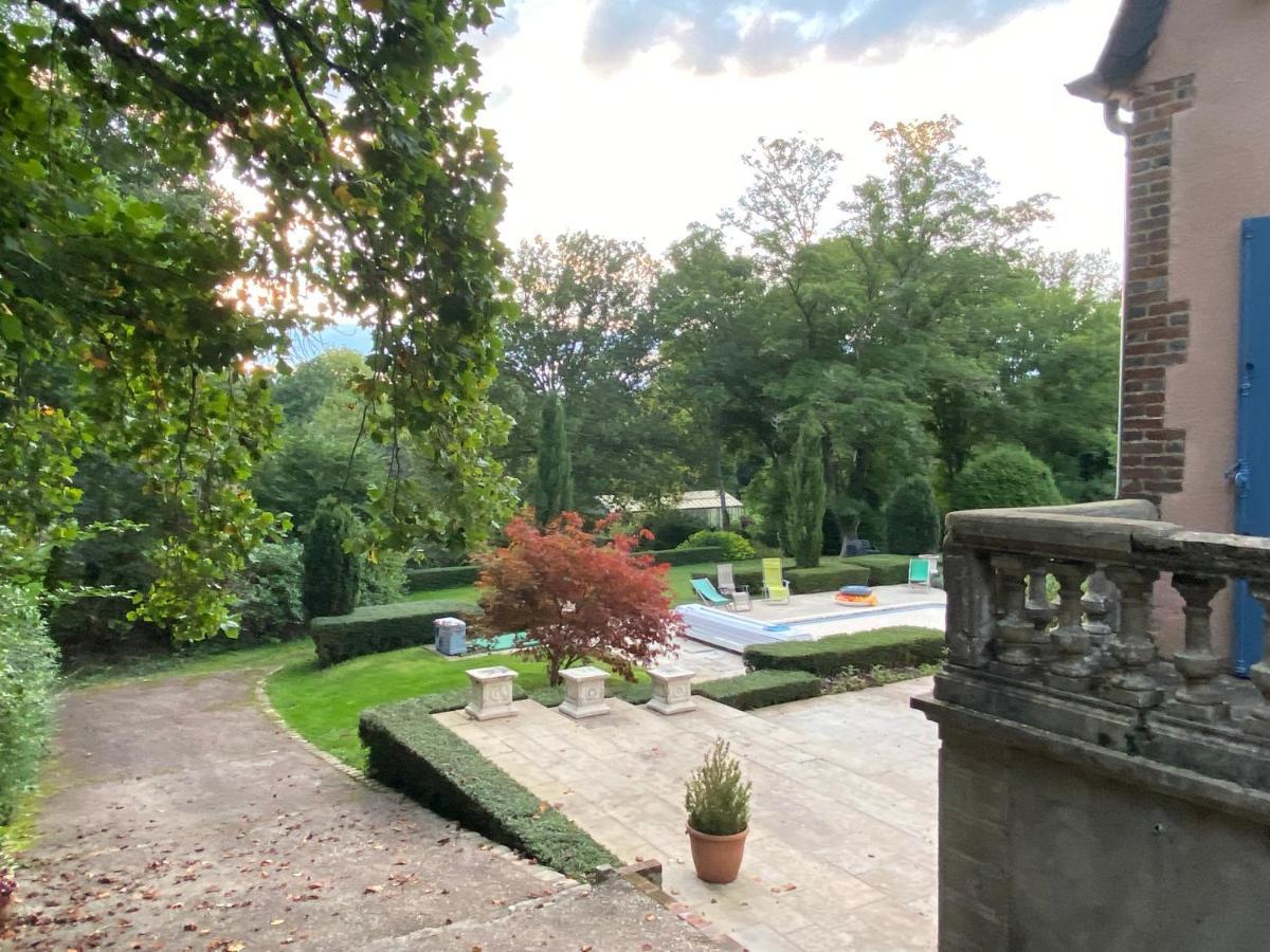 Le Charme Villa Mézilles Exterior foto